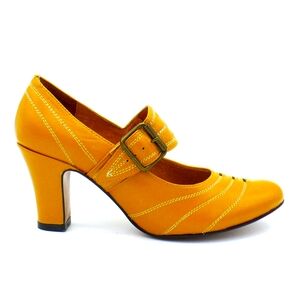 Re-Mix Vintage Style Mustard "It Girl" Maryjane Heels Size 9